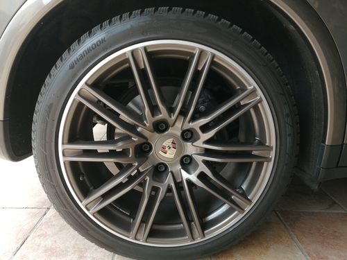 Customer photo review of SC5 Tire Dressing di Innovacar Dressing per Pneumatici e Nero Gomme per Auto