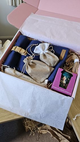 Customer photo review of Printed Self-Locking Mailing Boxes Pastel Pink