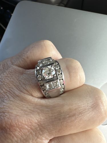 Customer photo review of 2.80-3.95 CT Princess & Round Cut Natural Diamonds - Engagement Ring