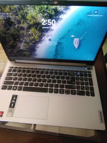 Customer photo review of Laptop Lenovo IdeaPad 1 FHD Pantalla Táctil 15.6" Ryzen 7 5700U Memoria RAM 12GB Disco 512GB SSD WINDOWS 11 - CLOUD GRAY