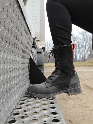 Customer photo review of Steel Toe Serpentine in Blackout (EH)