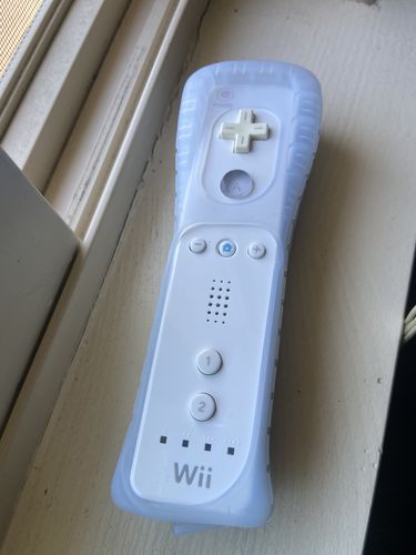 Customer photo review of Official OEM Wii Remote by Nintendo + Pick Color & Motion Plus (Refurbished)