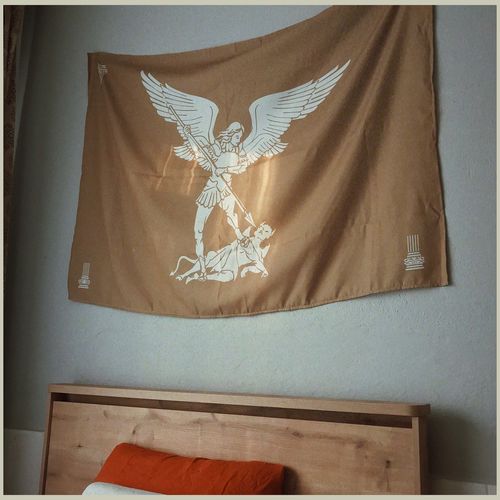 Customer photo review of Ares & Devil Duvar Örtüsü - 145cm x 100cm