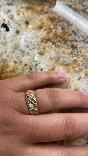 Gustavo S. review of Three Diamond Black Hills Gold Ring image 1 out of 1