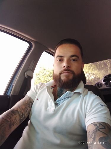 Customer photo review of Aceite y Shampoo Para Barba + Eau de Parfum - Paquete 3 Piezas