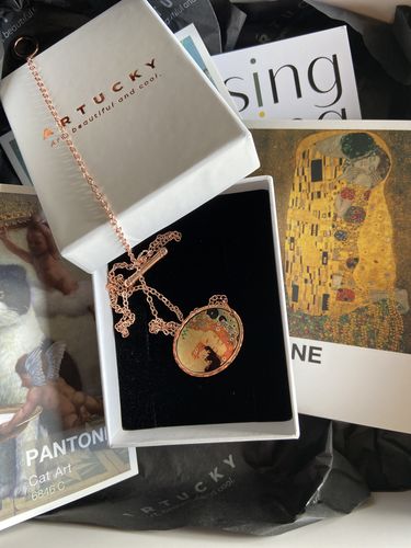 Customer photo review of Gustav Klimt Mother and Child Tablo Tasarım Kolye