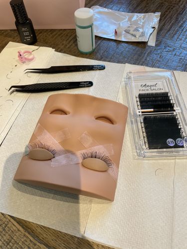 Customer photo review of CORONA, CA 2 Days Beginners Lash Training Ticket