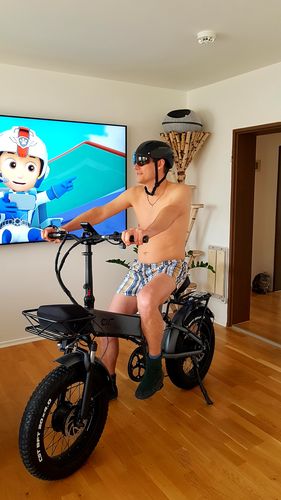 Customer photo review of Rockbros Integrally Molded Bicycle Helmet with Magnetic Goggles