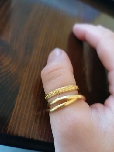 Customer photo review of Gold Interlocked Ring