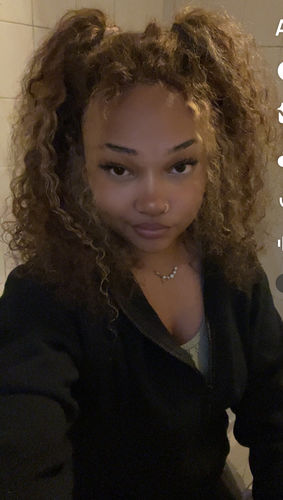 Customer photo review of Le vrai piercing Amalya