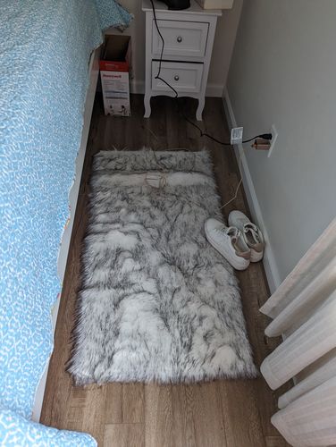 Customer photo review of Eco-Friendly Extra Large FAUX SheepSkin Area Rug