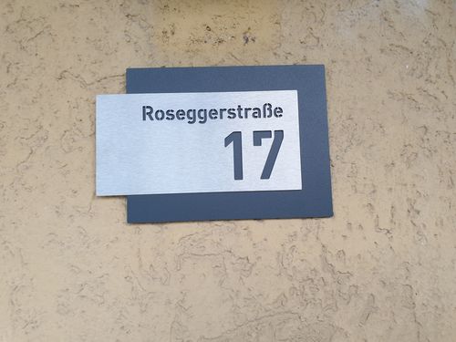 Customer photo review of AlbersDesign Briefkasten B3 anthrazit (RAL7016) personalisiert mit Edelstahlschild
