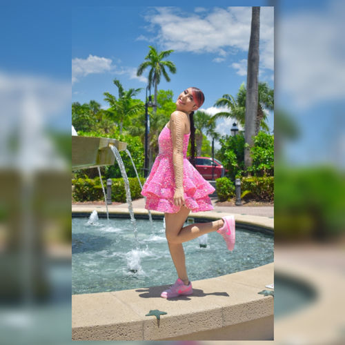 Customer photo review of Lia | Pink