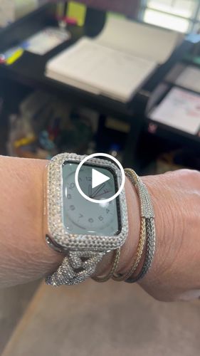 Customer video review of Crystal Pavé Herringbone Band for the Apple Watch