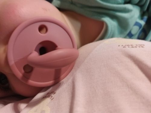 Customer photo review of Kit 2 Chupetes Rosa y Rosa Pálido Nenina & Co