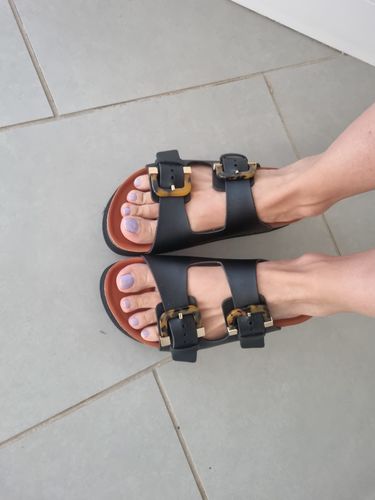 Customer photo review of Plum Footbed Tortoiseshell Sandals