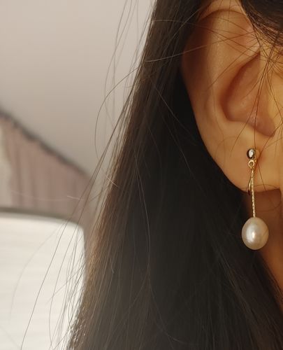 Customer photo review of Adriene Pearl Clip On Earrings in Gold