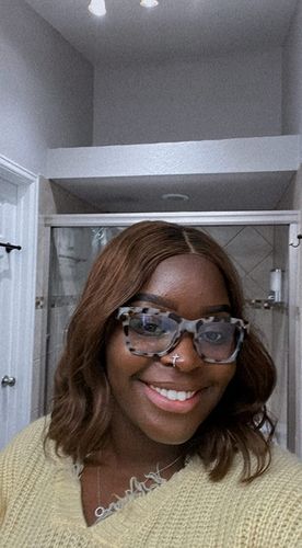 Customer photo review of Melting! Glueless Straight Bob Wig Swiss HD Undetectable Lace 5x5 HD Lace Closure Wig