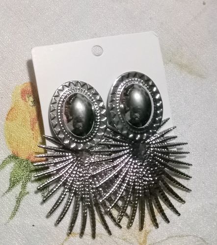 Customer photo review of Aretes de picos plateados