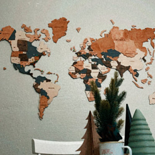 Customer photo review of 3D Wooden World Map brown and Blue