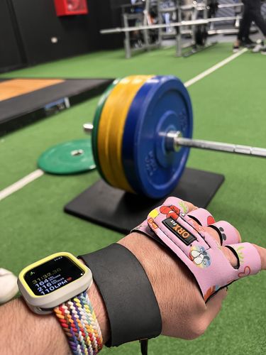 Customer photo review of Guantes GRAB Bad Bunny