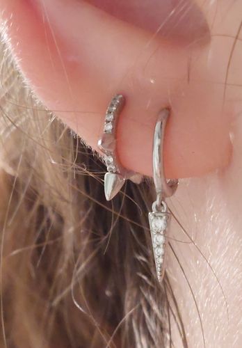 Customer photo review of Spikes Ohrringe