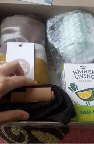 Customer photo review of Caja Cuídate Quiérete Toma-té