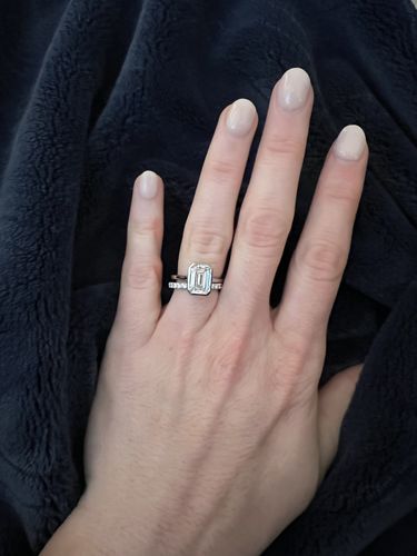 Customer photo review of Breezy Bezel | Emerald