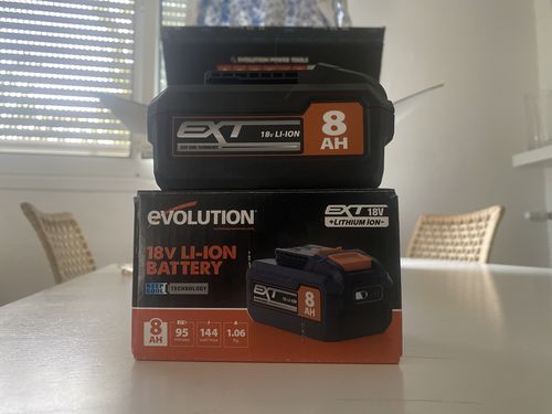 Customer photo review of Batterie Li-Ion 8Ah 18V Evolution R18BAT-LI8