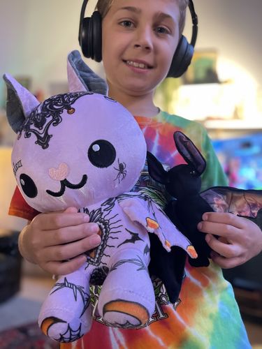 Customer photo review of Frankie the Modeling Bat