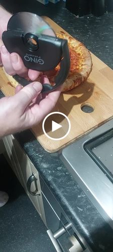 Customer video review of Disc Style Pizza Cutter