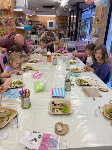 Customer photo review of 7" / 17.5 Square Palm Leaf Disposable Plates