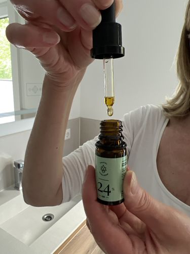Customer photo review of CBD-Öl 24% in Bio-Hanföl