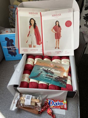 Customer photo review of 2023 Special Edition Ladies Holiday Knitting/Crochet Box!