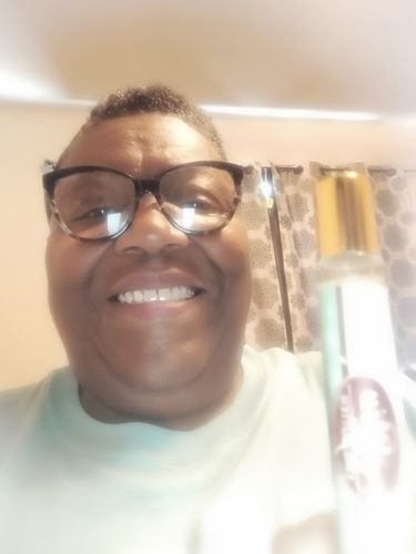 Customer photo review of roll on perfume .9ml