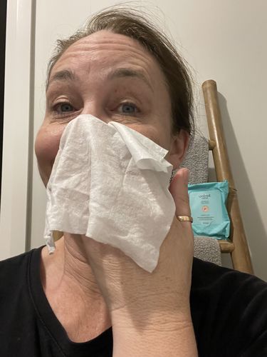 Customer photo review of Bulk Face Wipes (6 Packs)
