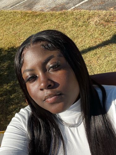 Customer photo review of Melting! Glueless Straight Swiss HD Undetectable Lace 5x5 HD Lace Closure Wig