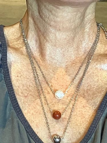 Customer photo review of Collier à perle de quartz craquelé en acier inoxydable