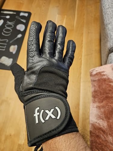 Customer photo review of Sender Wrist Guards