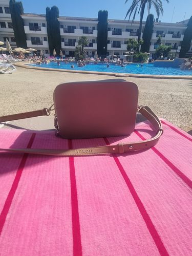 Customer photo review of Chelsea silicone crossbody bag - Frapp