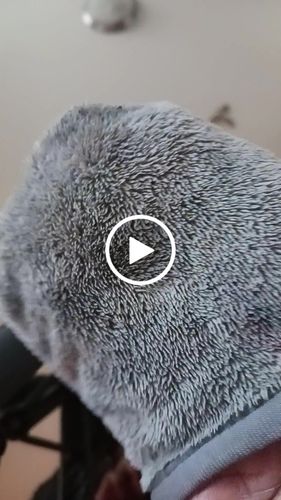 Customer video review of Grey Microfiber Facial Mitts