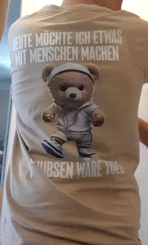 Customer photo review of SCHUBSEN TEDDY WEIß Rückendruck T-Shirt