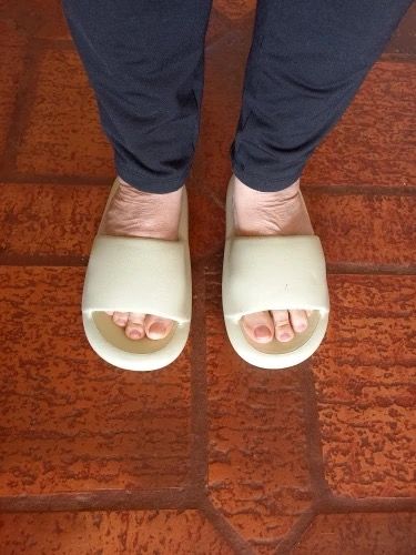 Customer photo review of כפכפי פילואו - כפכפי כרית להקלה בכאב ונוחות מקסימלית