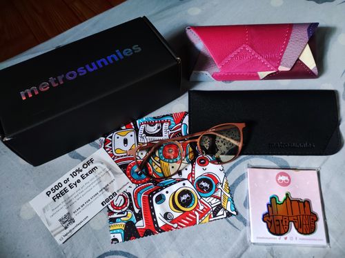 Customer photo review of MetroSunnies Willow (Nude) / Con-Strain PRO Photochromic Blue Light / Versairy / UV400 / Anti-Radiation