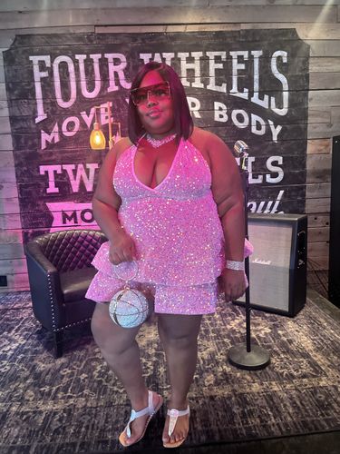 Customer photo review of Yasmin | Pink