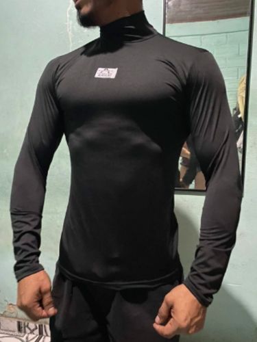 Customer photo review of Kit 2 Camisa térmica Gola Alta com proteção UV