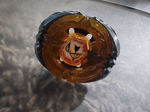 Customer photo review of Takara Tomy Flash Sagittario Beyblade BB-126 (230WD) Metal Fury - With Launcher