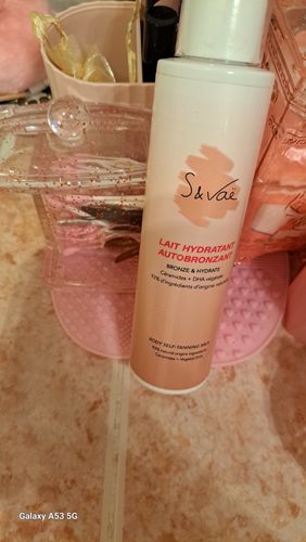 Customer photo review of Lait hydratant autobronzant corps, enrichi en céramides
