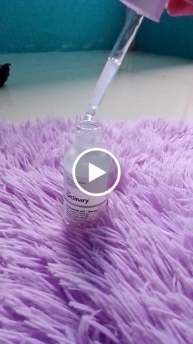 Customer video review of Niacinamide 10% + Zinc 1% Oil Control Serum