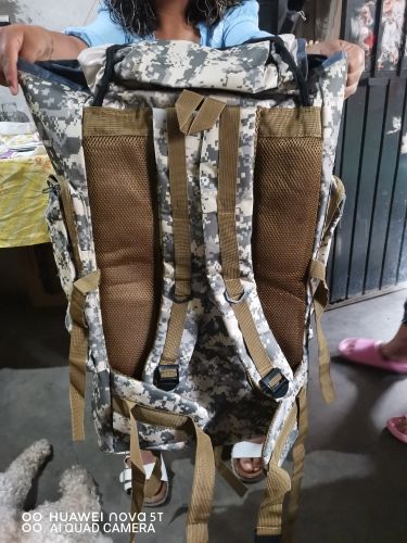 Customer photo review of Super Mochila Militar Cargueiro Impermeável 80 Litros - Frete Grátis